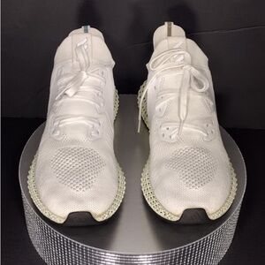 Adidas White Athletic Sneakers size 10.5 pre owned Exellent condition
